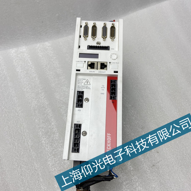 平頂山倍福AX5106驅(qū)動(dòng)器上電無(wú)顯示故障維修專家