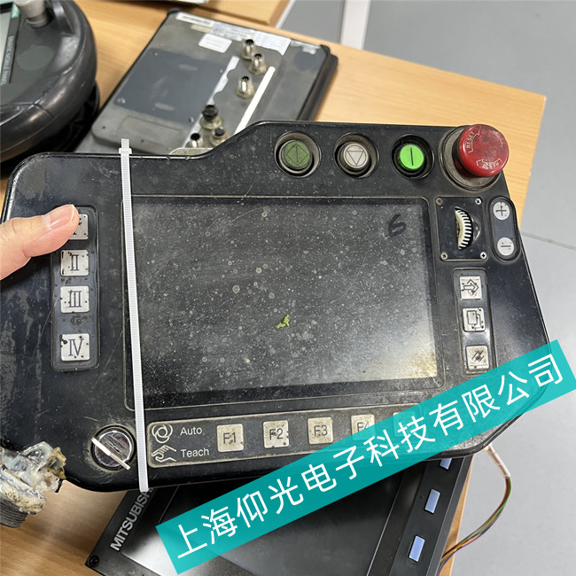 麗水市流水線生產(chǎn)Panasonic松下機(jī)器人示教器出現(xiàn)白屏維修免費(fèi)檢測(cè)