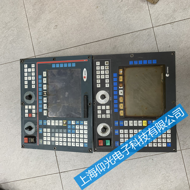 ���ݰl(f��)�񔵿�ϵ�yCNC8037���F���@ʾ���oݔ�����ϾS�����ڶ�