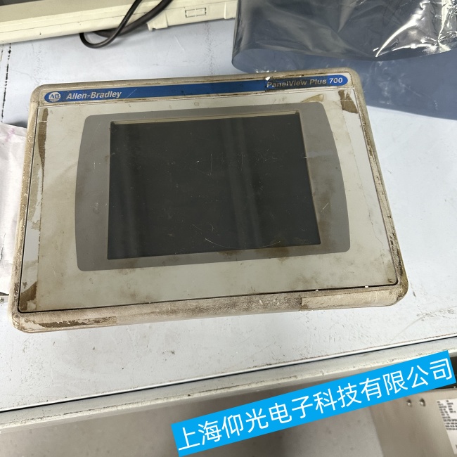 天津AB羅克韋爾觸摸屏2711P-K4M5A通電幾分鐘后屏幕變成藍(lán)屏故障專(zhuān)業(yè)維修