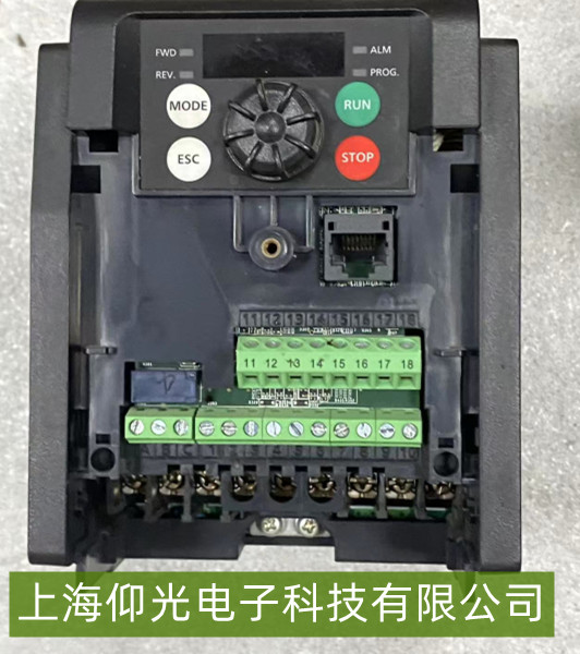 һ�н���㶨������׃�l���\�����l��ͣ�C�Ć��}